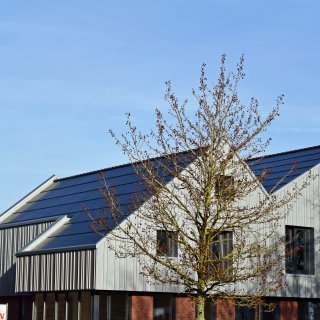 BiTile Zonnedak met standaard formaat panelen van Soluxtec.